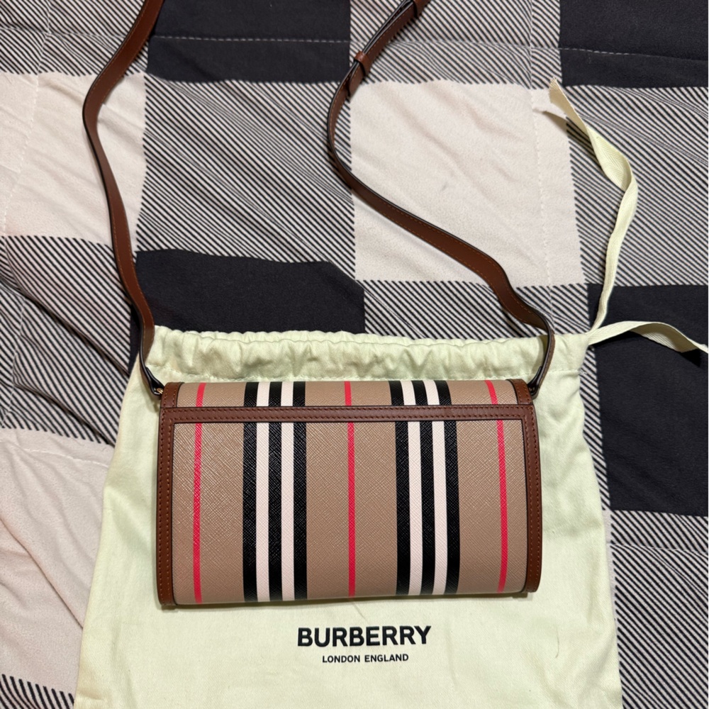 Burberry Crossbody!